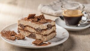 La torta fredda wafer e caffè di Benedetta Rossi ha conquistato tutti: è meglio del classico tiramisù